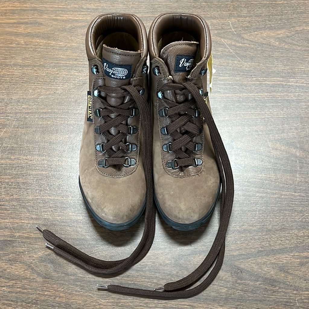 Vasque Hiking Boots Chocolate Brown Color Size 9n